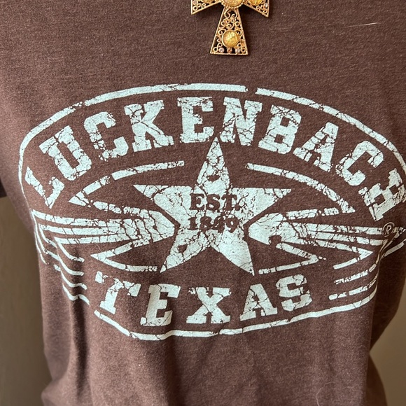 Luckenbach TX tee shirt. A Texas icon. Necklace NOT included. Size medium. - Picture 6 of 6